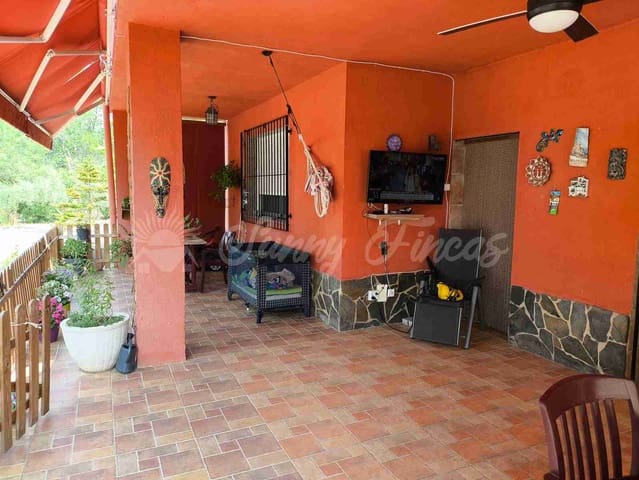 5 slaapkamer Finca/Landhuis te koop in Almansa - € 199.000 (Ref: 9033288)