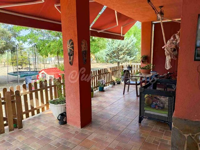 5 slaapkamer Finca/Landhuis te koop in Almansa - € 199.000 (Ref: 9033288)