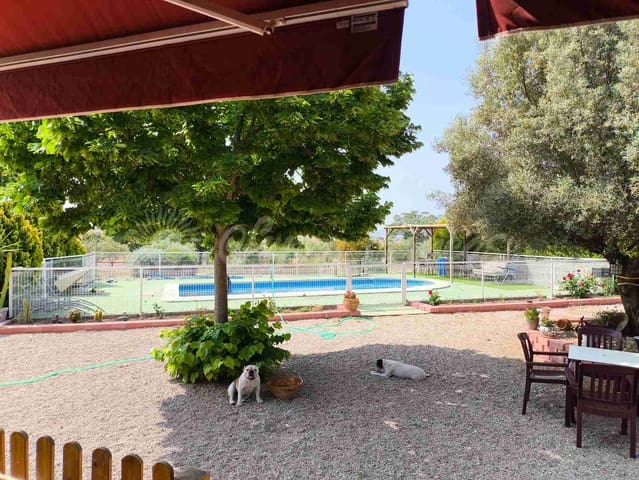 5 slaapkamer Finca/Landhuis te koop in Almansa - € 199.000 (Ref: 9033288)