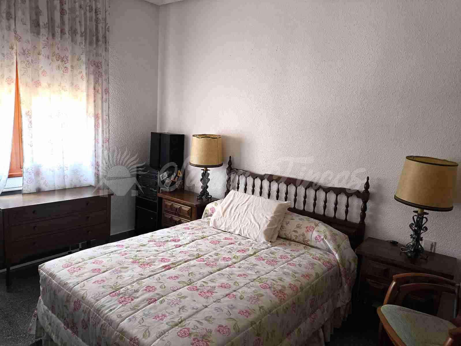 4 soveværelse Rækkehus til salg i Yecla med swimmingpool garage - € 325.000 (Ref: 9033553)