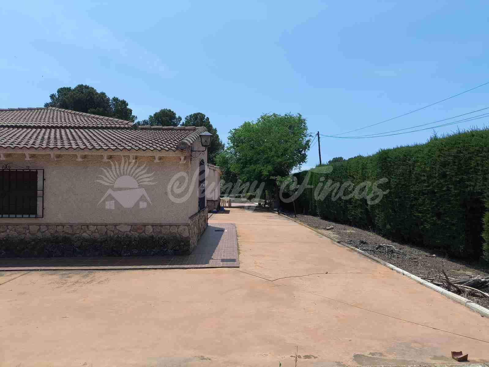 4 soveværelse Rækkehus til salg i Yecla med swimmingpool garage - € 325.000 (Ref: 9033553)