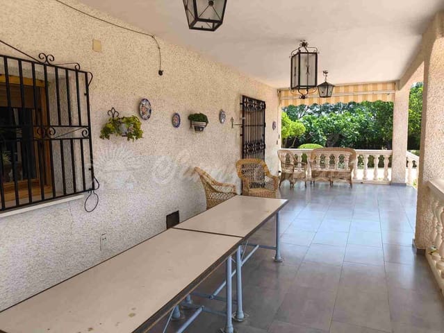 4 slaapkamer Rijtjeshuis te koop in Yecla met zwembad garage - € 325.000 (Ref: 9033553)