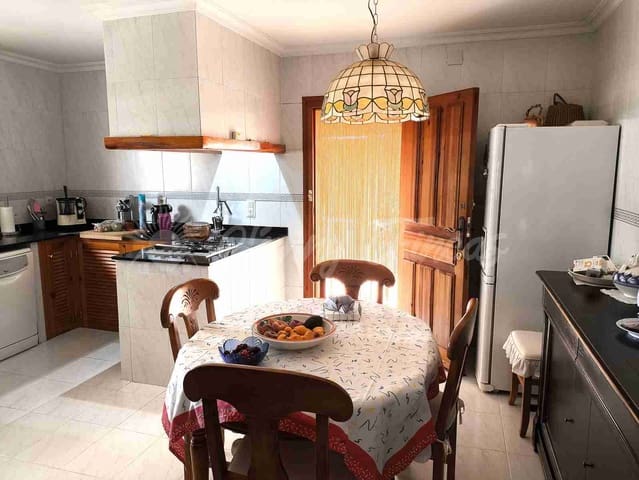 4 slaapkamer Rijtjeshuis te koop in Yecla met zwembad garage - € 325.000 (Ref: 9033553)