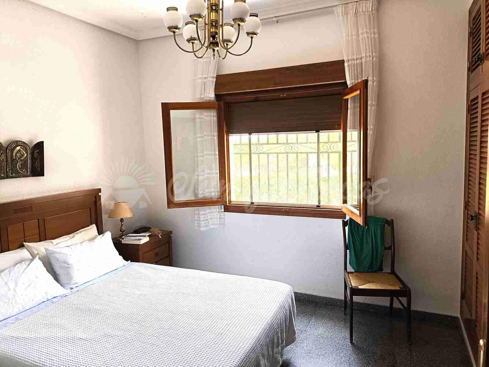 4 soveværelse Rækkehus til salg i Yecla med swimmingpool garage - € 325.000 (Ref: 9033553)