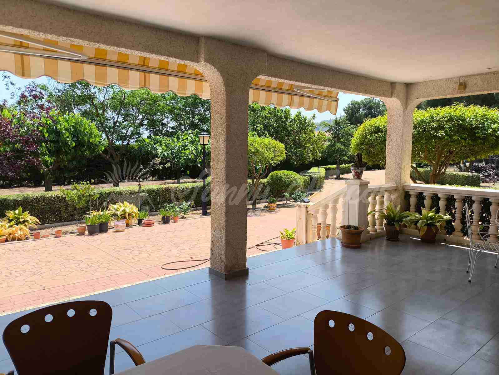 4 soveværelse Rækkehus til salg i Yecla med swimmingpool garage - € 325.000 (Ref: 9033553)