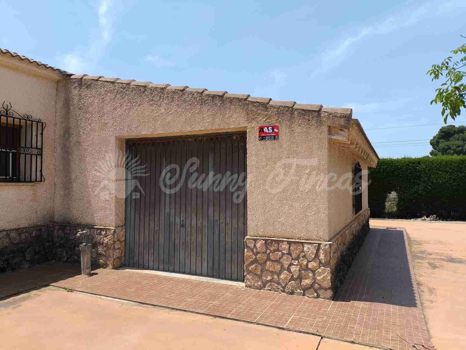 4 soveværelse Rækkehus til salg i Yecla med swimmingpool garage - € 325.000 (Ref: 9033553)