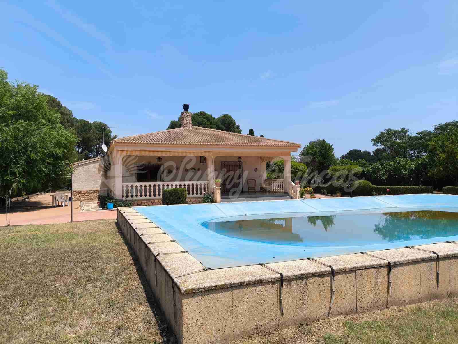 4 soveværelse Rækkehus til salg i Yecla med swimmingpool garage - € 325.000 (Ref: 9033553)