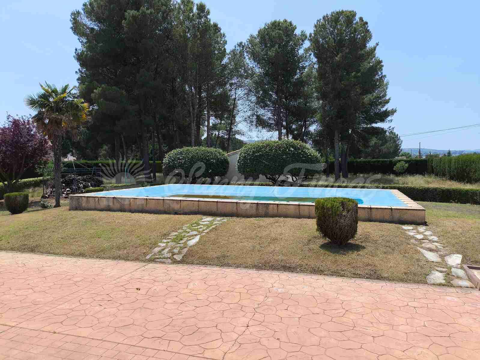 4 soveværelse Rækkehus til salg i Yecla med swimmingpool garage - € 325.000 (Ref: 9033553)