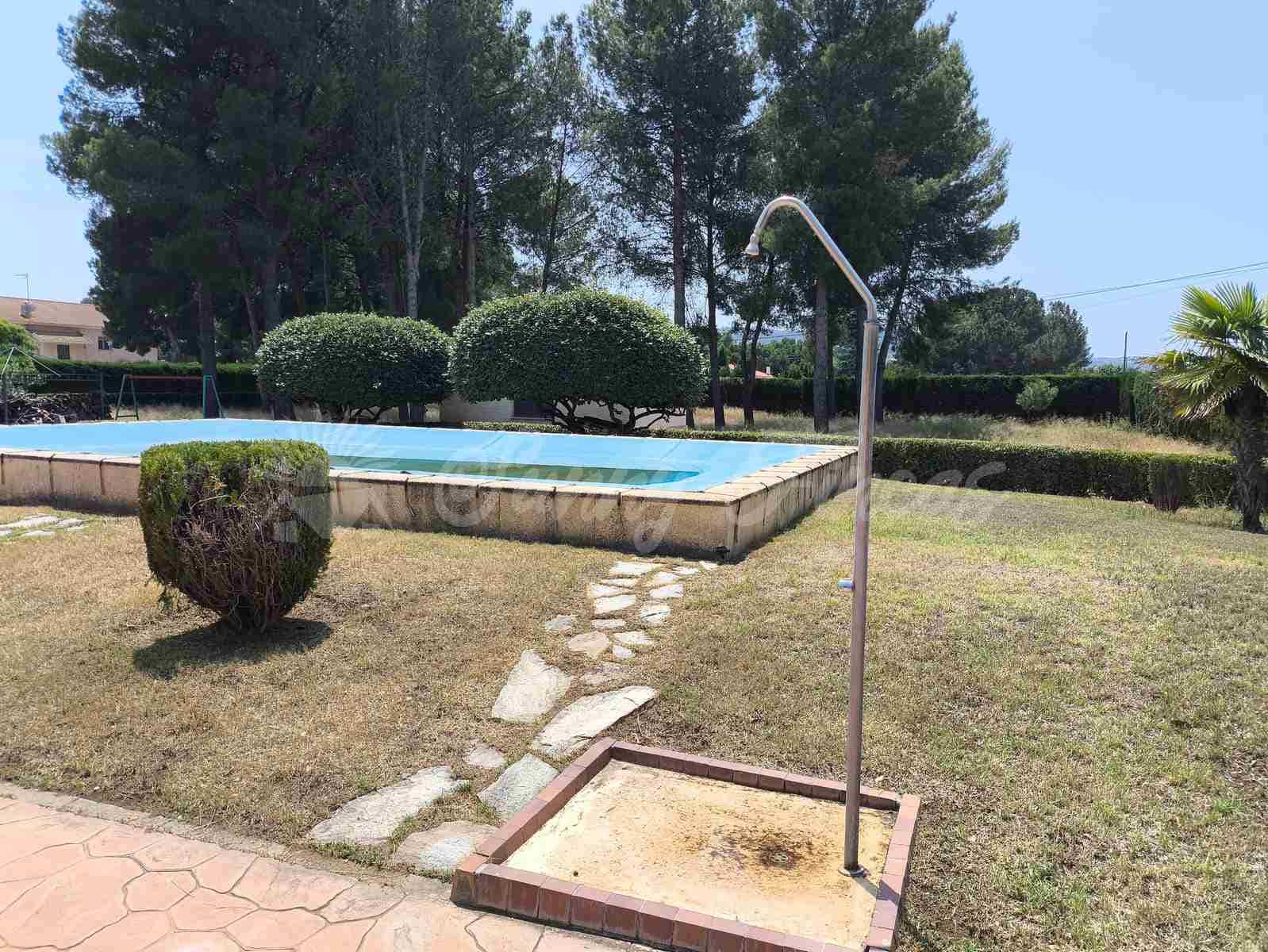 4 soveværelse Rækkehus til salg i Yecla med swimmingpool garage - € 325.000 (Ref: 9033553)