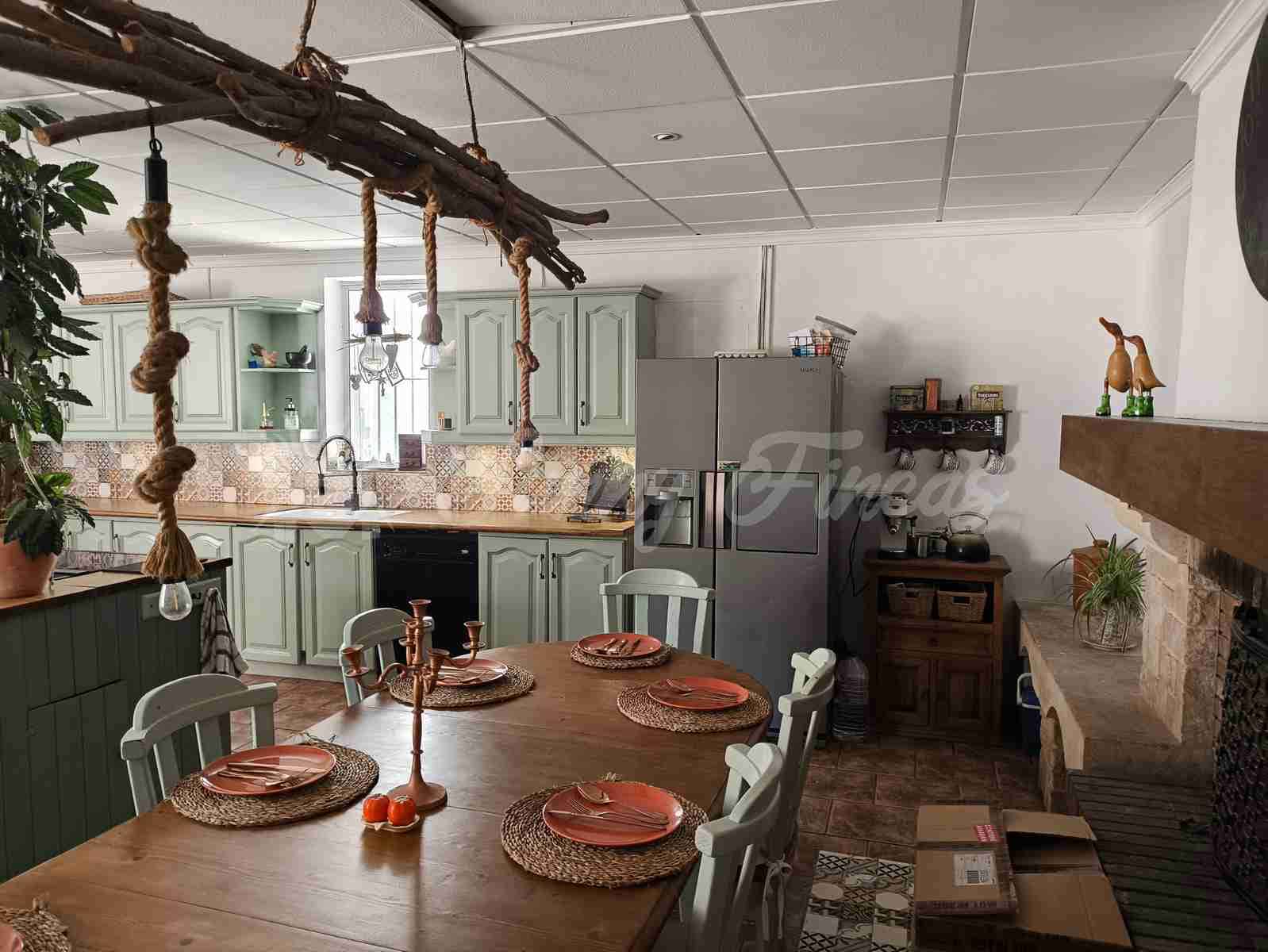 6 slaapkamer Finca/Landhuis te koop in Villena met zwembad garage - € 369.000 (Ref: 9092183)