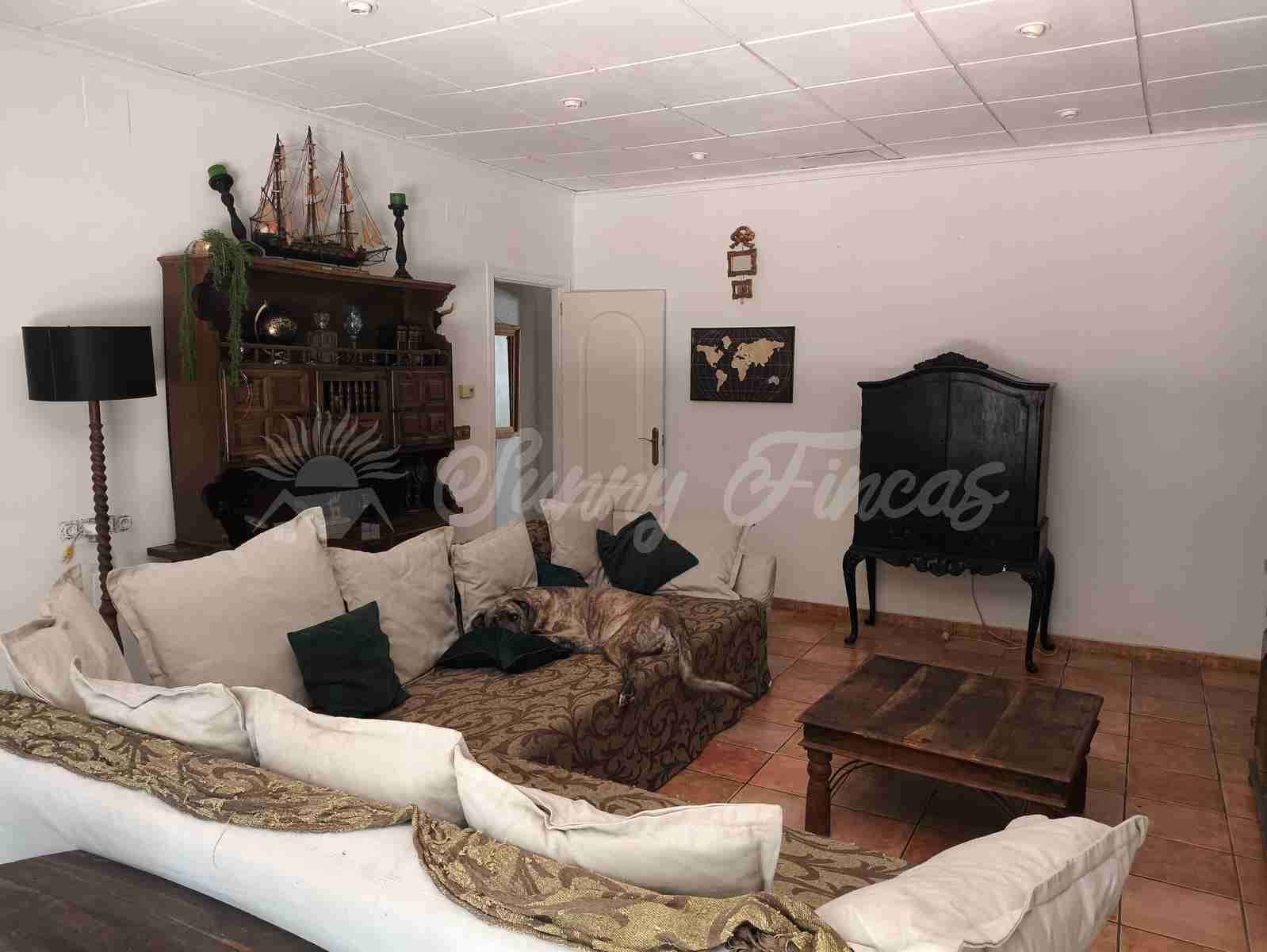 6 slaapkamer Finca/Landhuis te koop in Villena met zwembad garage - € 369.000 (Ref: 9092183)