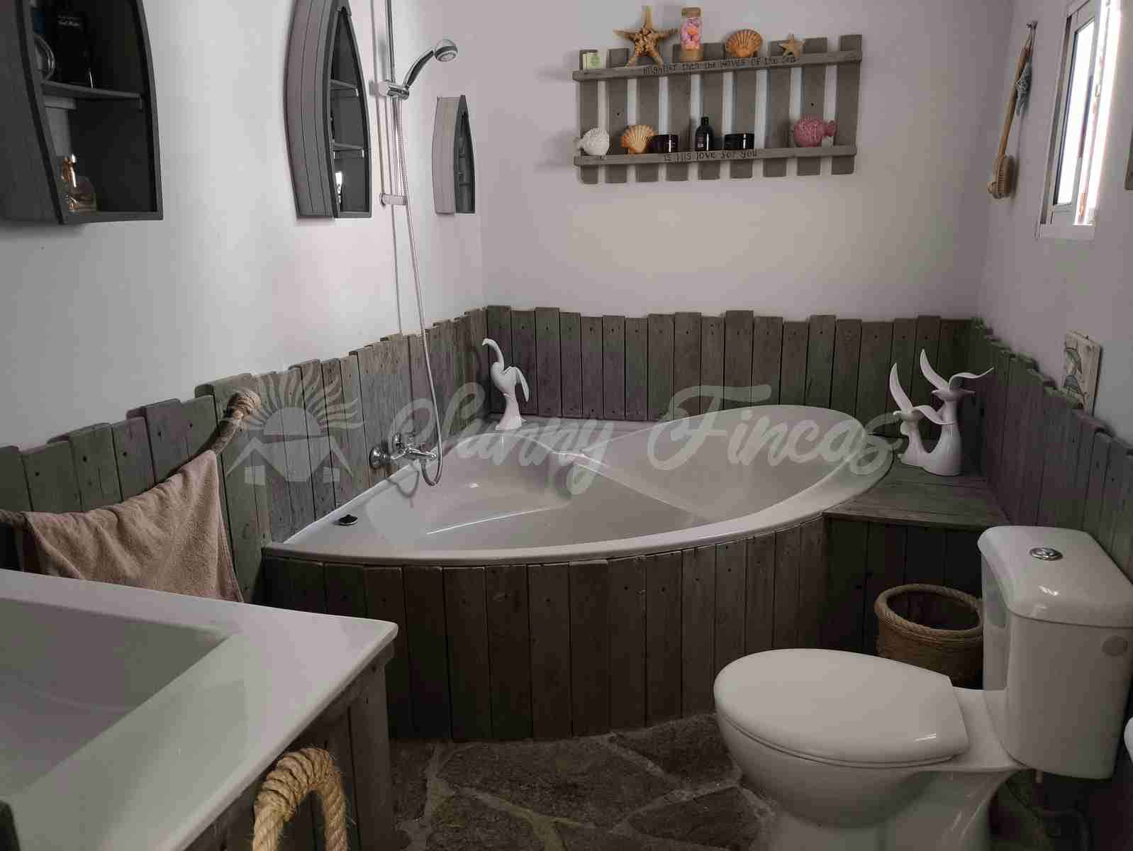 6 slaapkamer Finca/Landhuis te koop in Villena met zwembad garage - € 369.000 (Ref: 9092183)