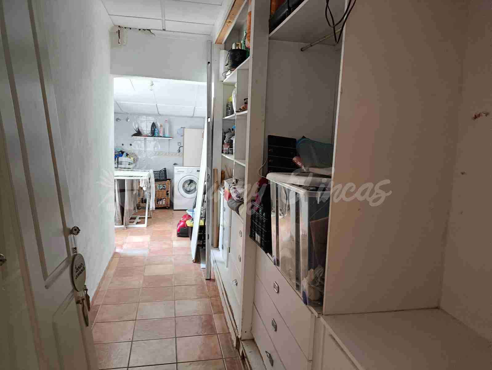 6 slaapkamer Finca/Landhuis te koop in Villena met zwembad garage - € 369.000 (Ref: 9092183)