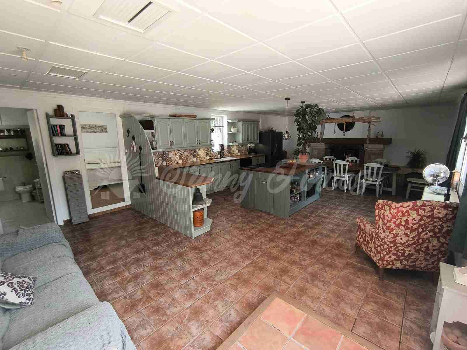 6 slaapkamer Finca/Landhuis te koop in Villena met zwembad garage - € 369.000 (Ref: 9092183)