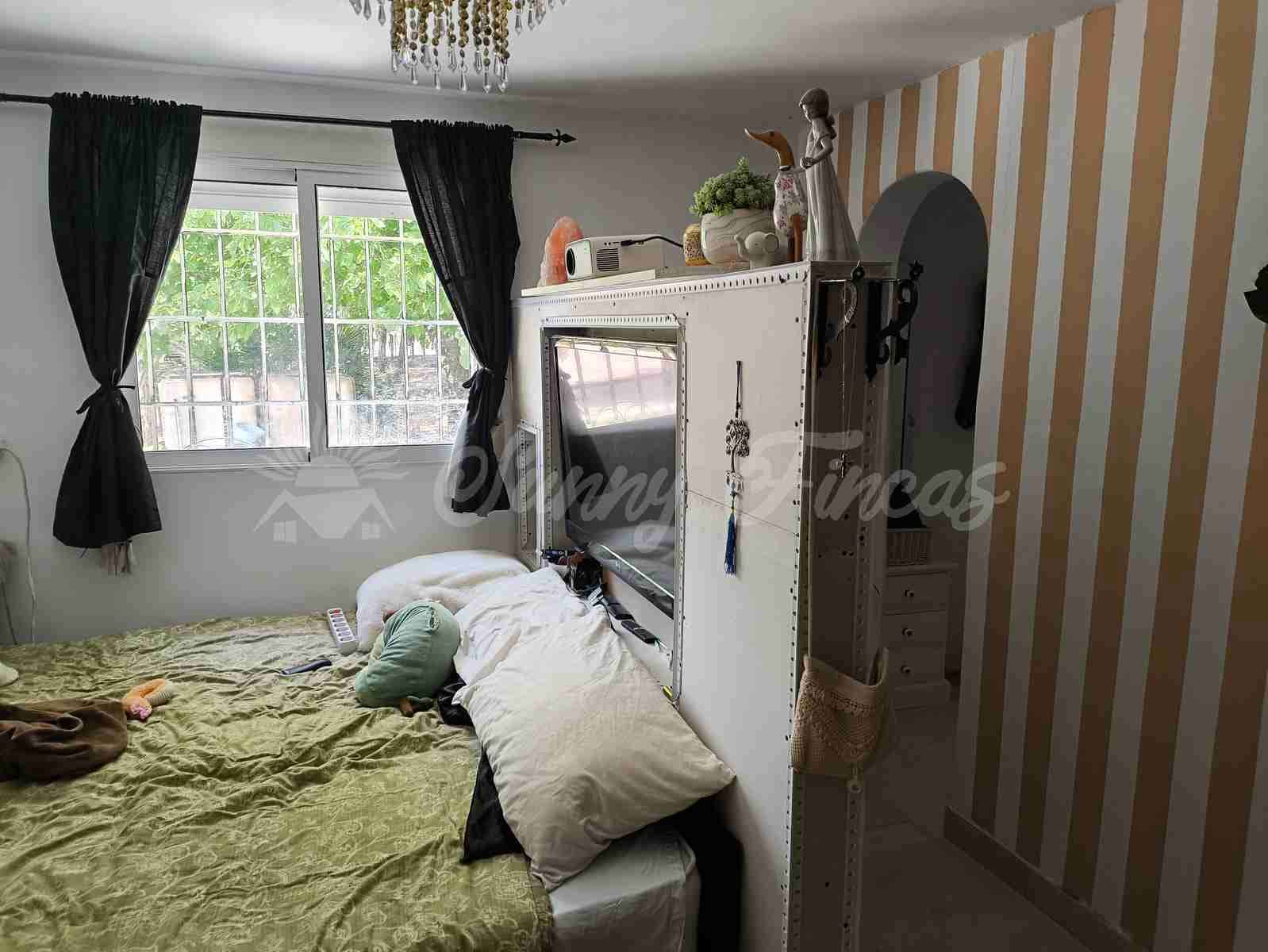 6 slaapkamer Finca/Landhuis te koop in Villena met zwembad garage - € 369.000 (Ref: 9092183)