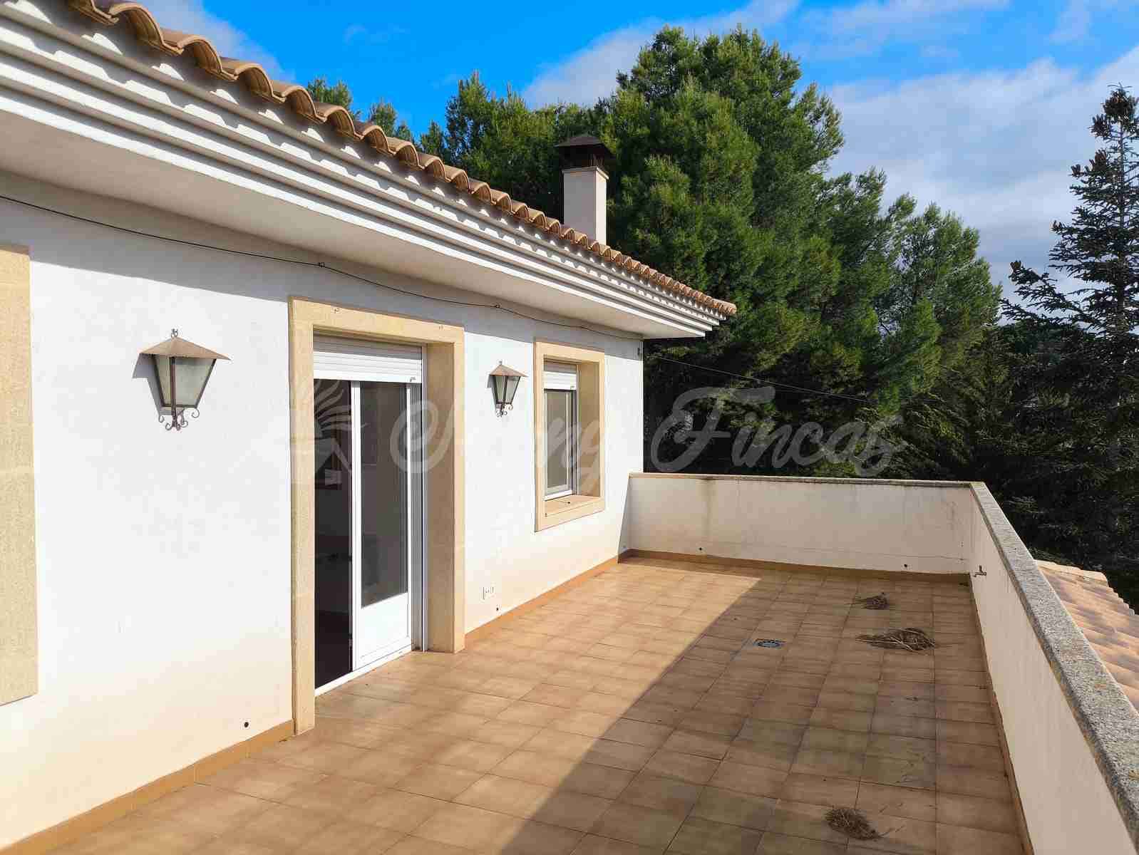 4 soveværelse Villa til salg i Yecla med garage - € 299.000 (Ref: 9282581)