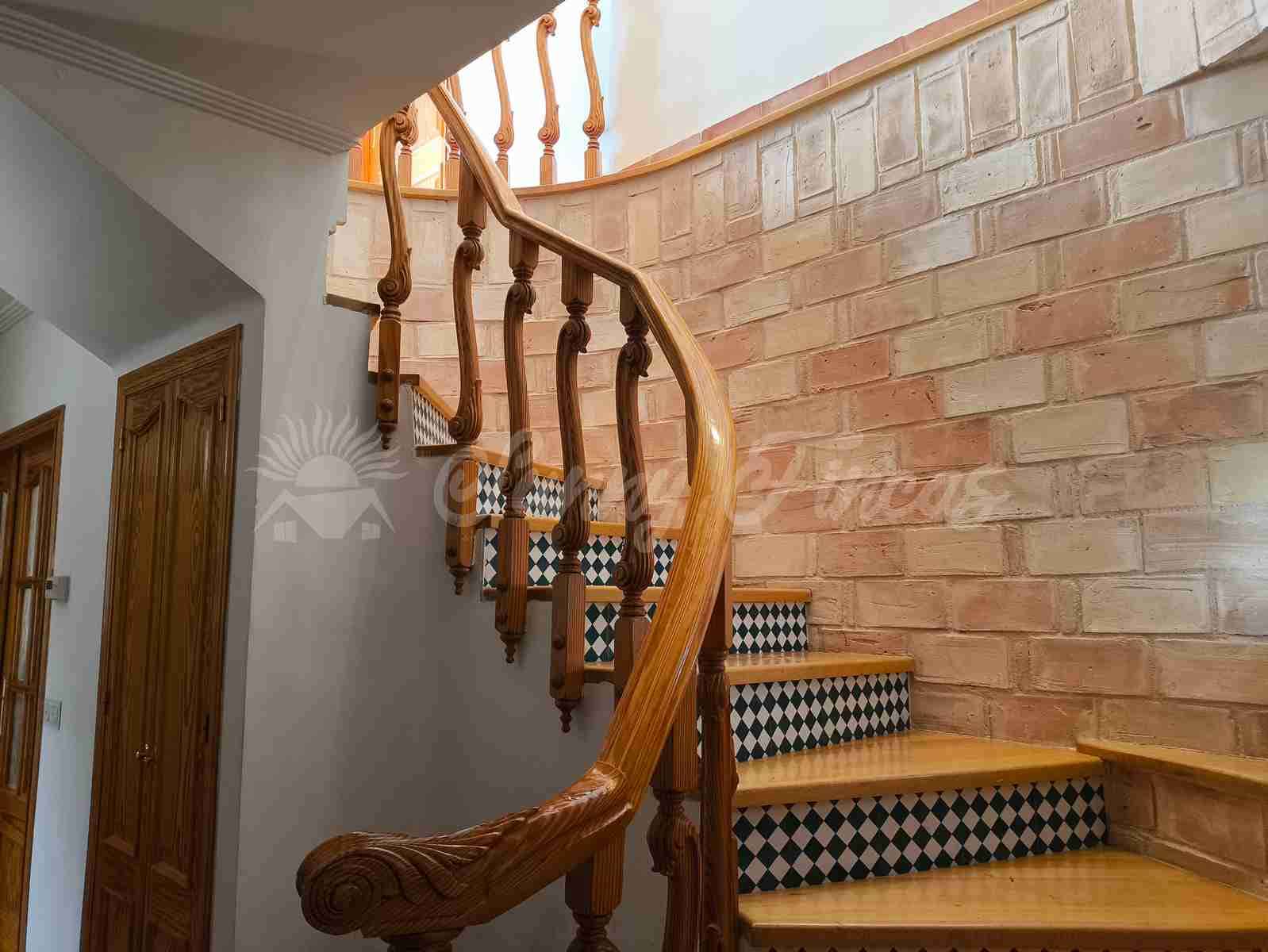 4 soveværelse Villa til salg i Yecla med garage - € 299.000 (Ref: 9282581)