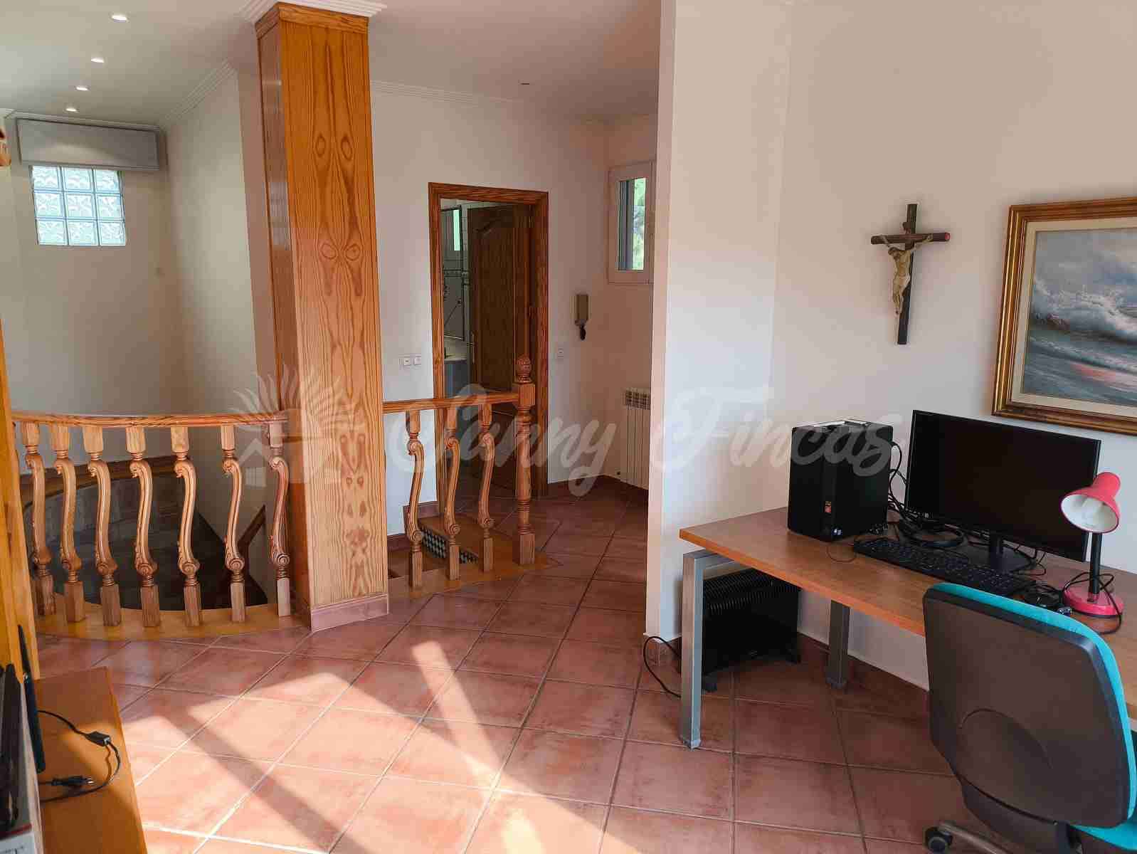 4 soveværelse Villa til salg i Yecla med garage - € 299.000 (Ref: 9282581)