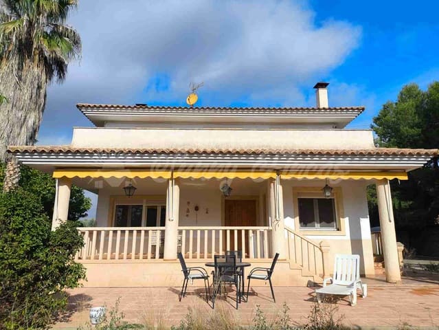 4 bedroom Villa for sale in Yecla with garage - € 299,000 (Ref: 9282581)