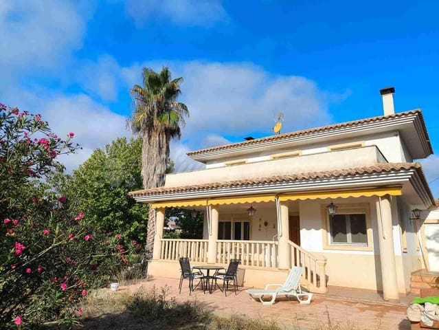 4 bedroom Villa for sale in Yecla with garage - € 299,000 (Ref: 9282581)