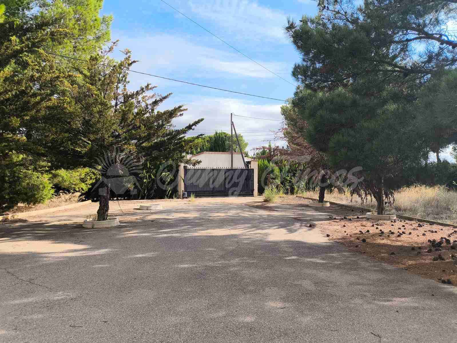 4 soveværelse Villa til salg i Yecla med garage - € 299.000 (Ref: 9282581)