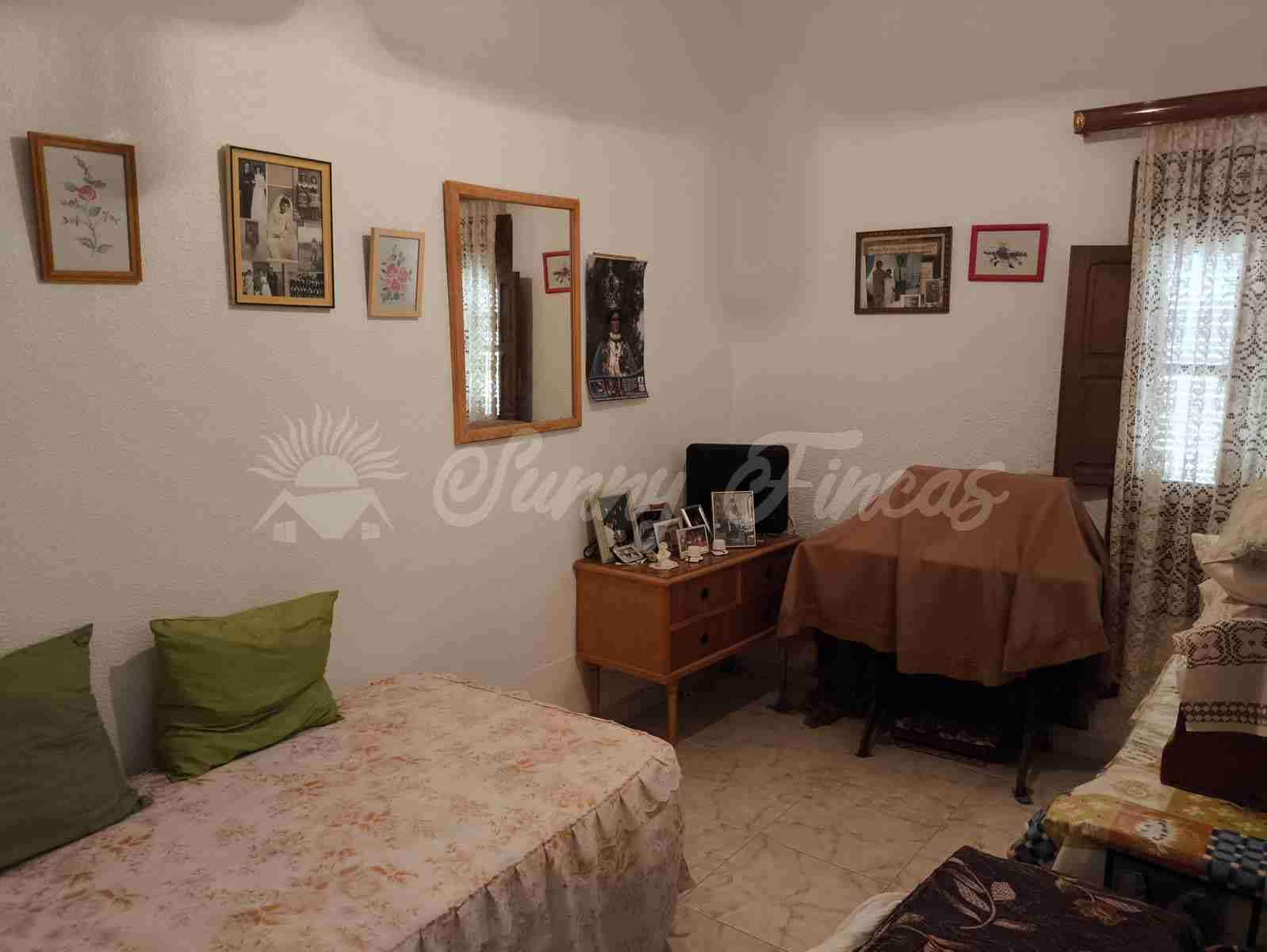 5 bedroom Townhouse for sale in Raspay - € 74,995 (Ref: 9340068)