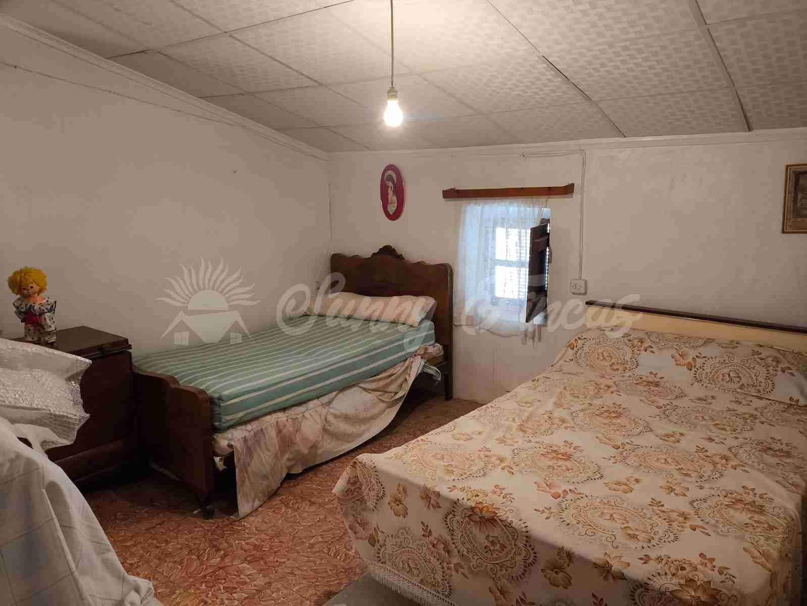 5 bedroom Townhouse for sale in Raspay - € 74,995 (Ref: 9340068)