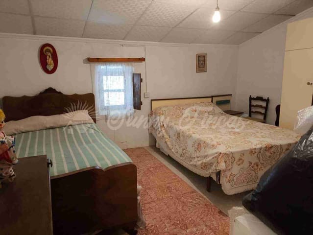 5 bedroom Townhouse for sale in Raspay, Yecla - € 74,995 (Ref: 9340068)