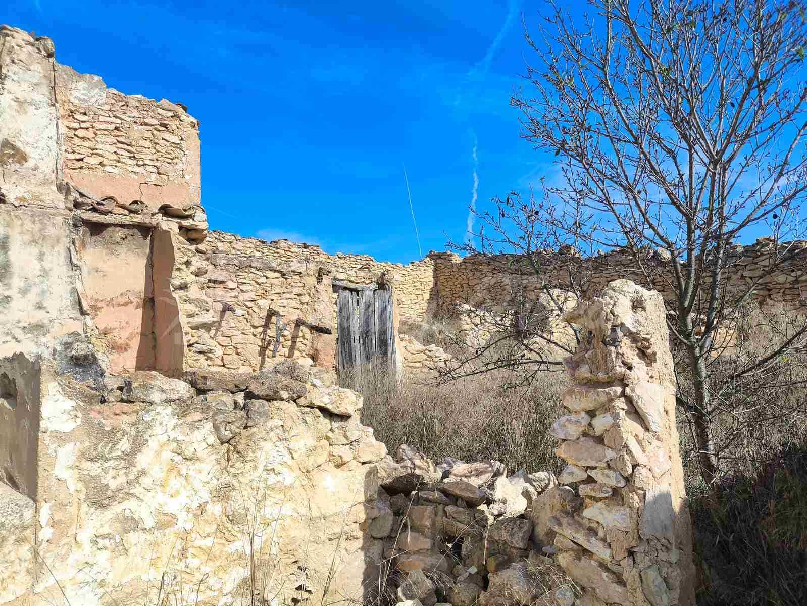 Ruin till salu i Yecla - 30 000 € (Ref: 9400028)