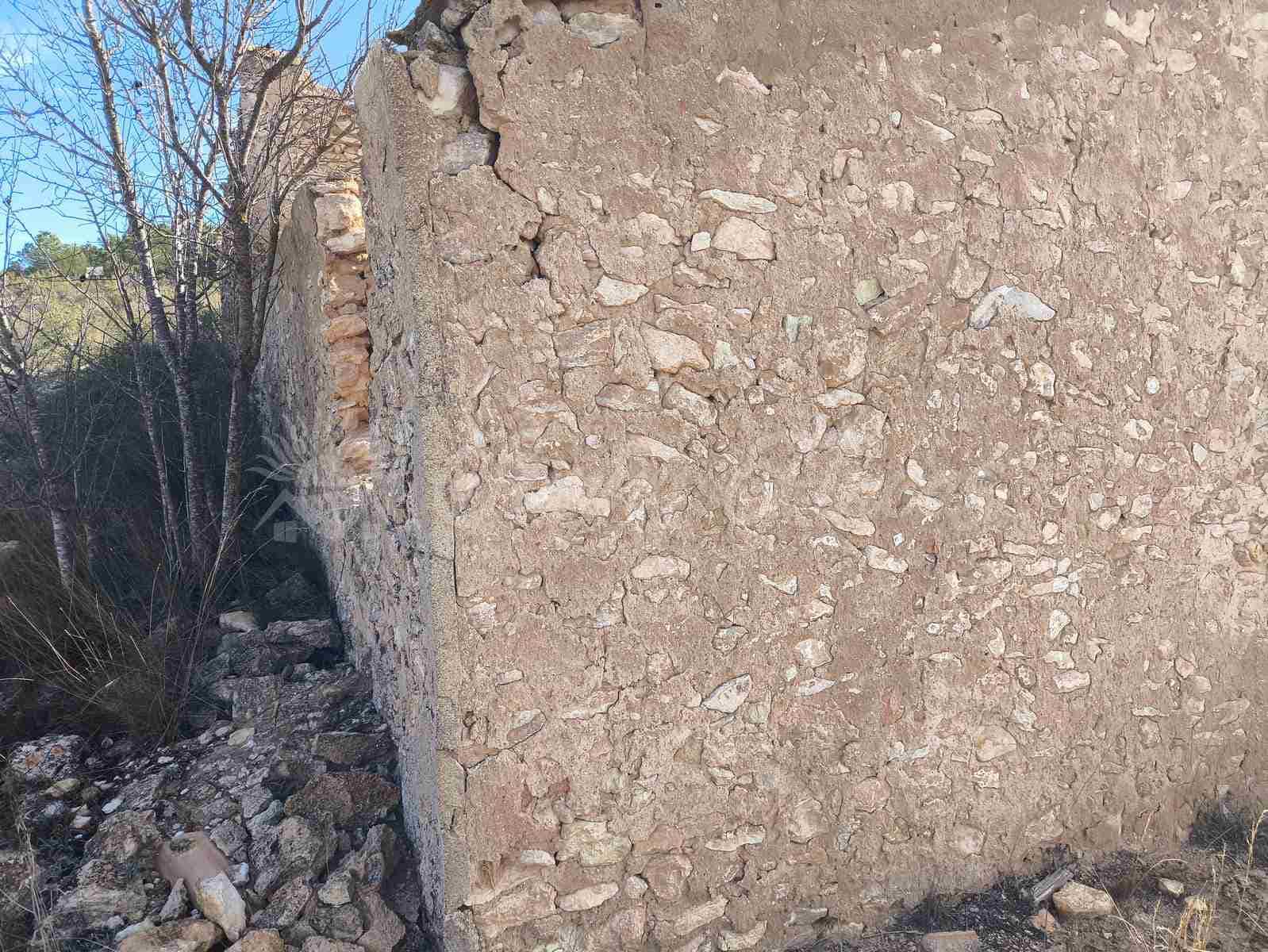 Ruin till salu i Yecla - 30 000 € (Ref: 9400028)
