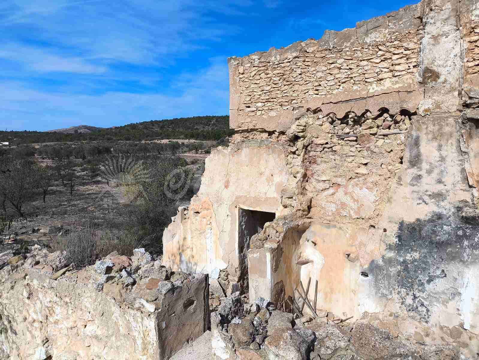 Ruin till salu i Yecla - 30 000 € (Ref: 9400028)