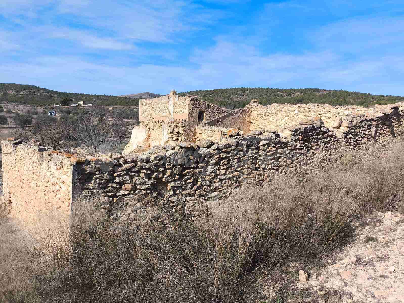 Ruin till salu i Yecla - 30 000 € (Ref: 9400028)