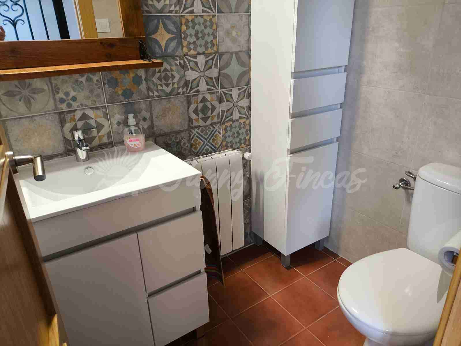 4 slaapkamer Finca/Landhuis te koop in Almansa met zwembad garage - € 235.000 (Ref: 9404572)