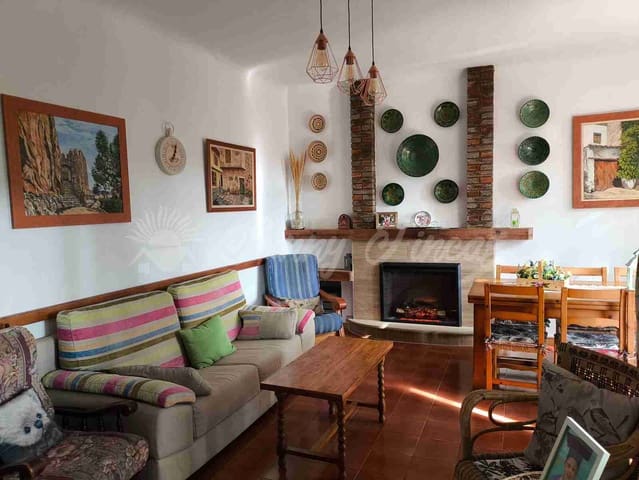 4 slaapkamer Finca/Landhuis te koop in Almansa met zwembad garage - € 235.000 (Ref: 9404572)