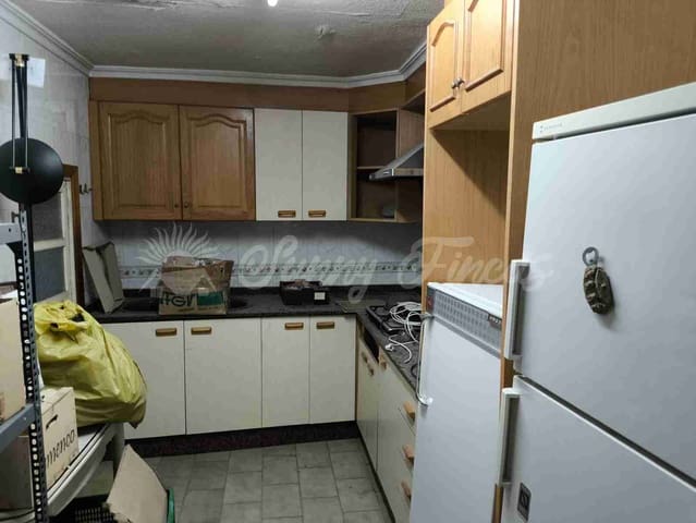 5 makuuhuone Omakotitalo myytävänä paikassa Yecla - 95 000 € (Ref: 9532012)