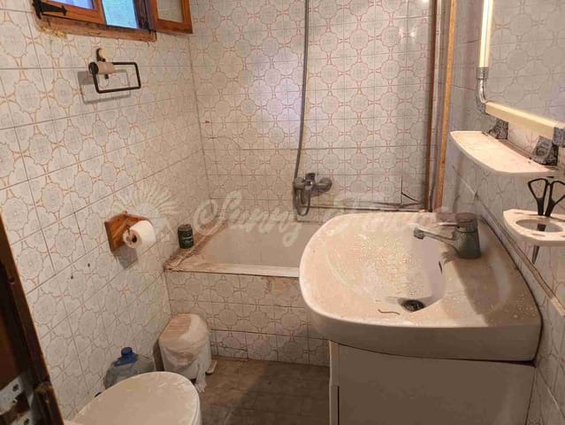 5 makuuhuone Omakotitalo myytävänä paikassa Yecla - 95 000 € (Ref: 9532012)