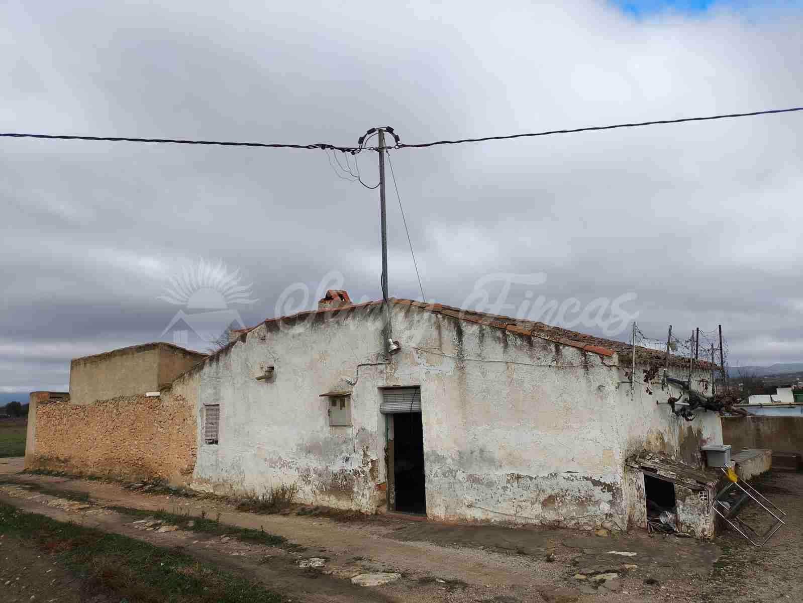 2 sypialnia Finka/Dom wiejski na sprzedaż w Almansa z basenem garażem - 125 000 € (Ref: 9532158)