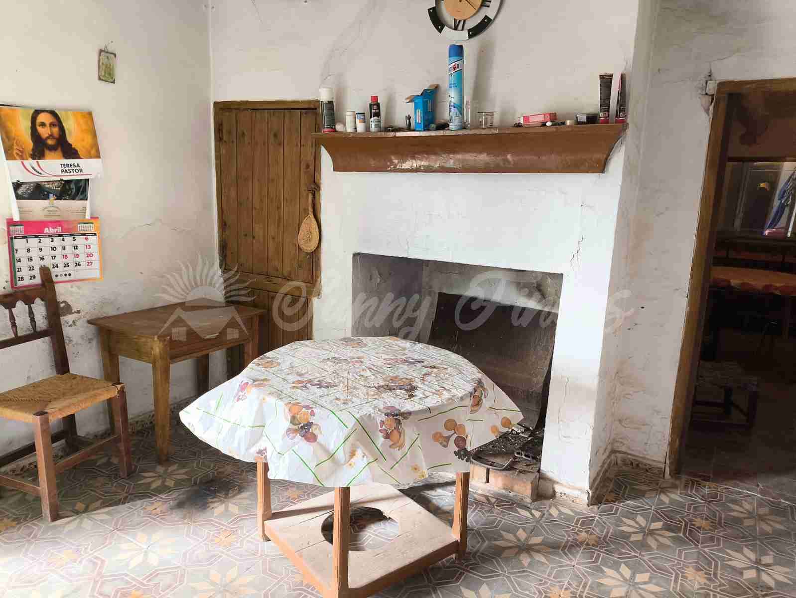 2 sypialnia Finka/Dom wiejski na sprzedaż w Almansa z basenem garażem - 125 000 € (Ref: 9532158)