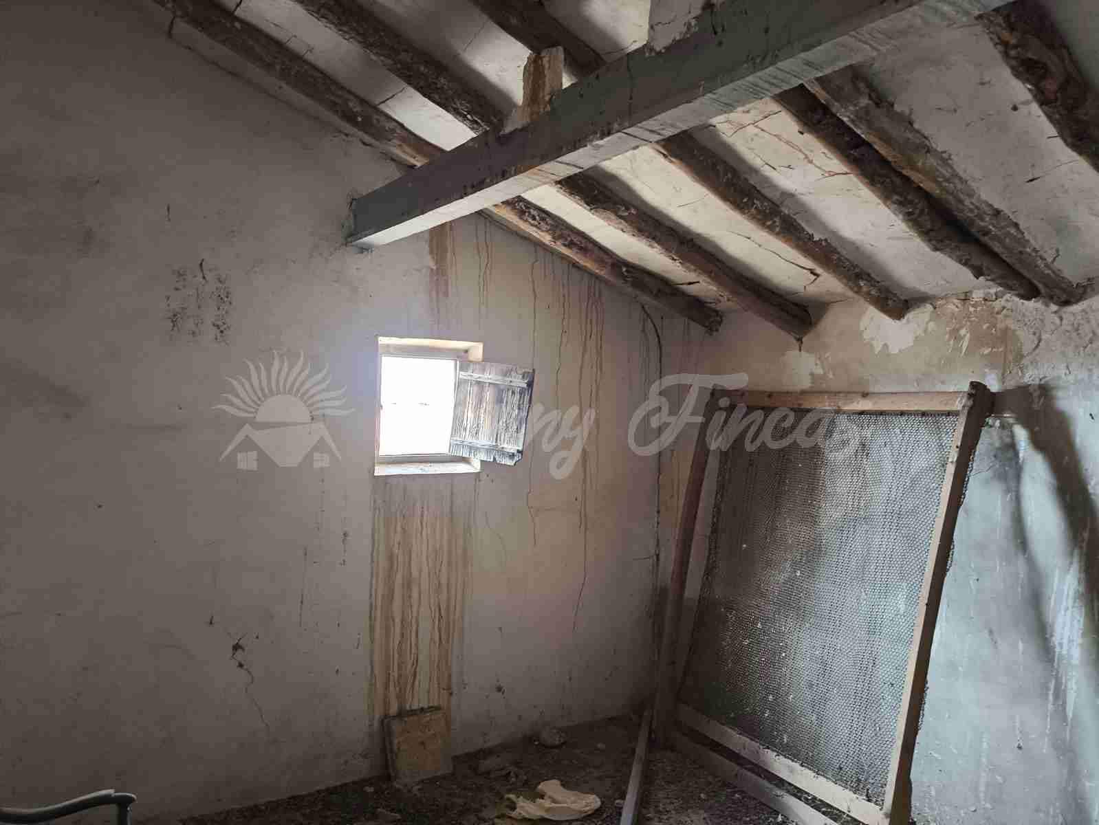 Finca/Casa Rural en Villena en venta con garaje - 30.000 € (Ref: 9618055)