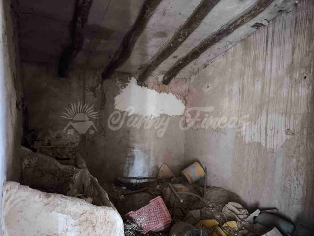 Finca/Casa Rural en Villena en venta con garaje - 30.000 € (Ref: 9618055)