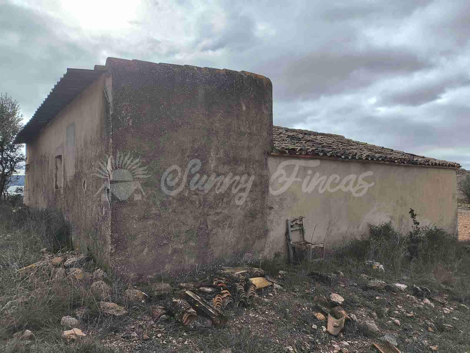 Finca/Casa Rural en Villena en venta con garaje - 30.000 € (Ref: 9618055)