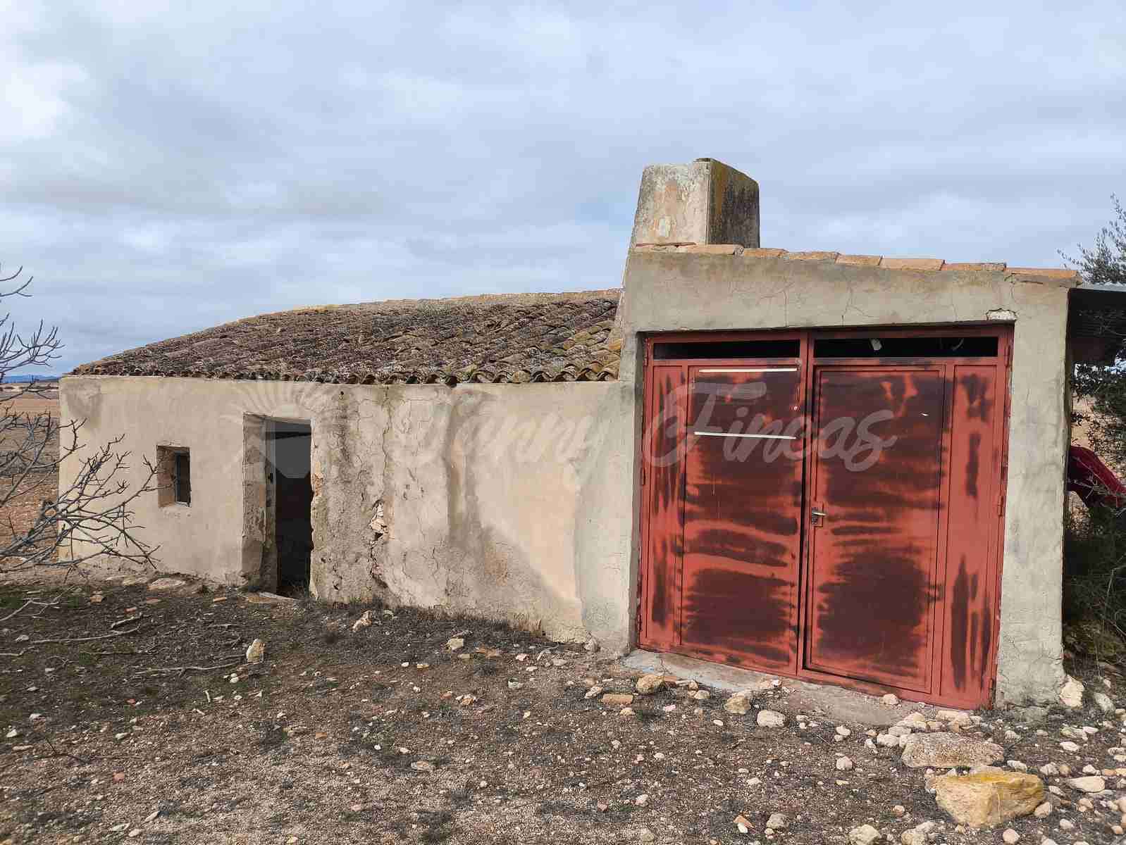 Finca/Casa Rural en Villena en venta con garaje - 30.000 € (Ref: 9618055)