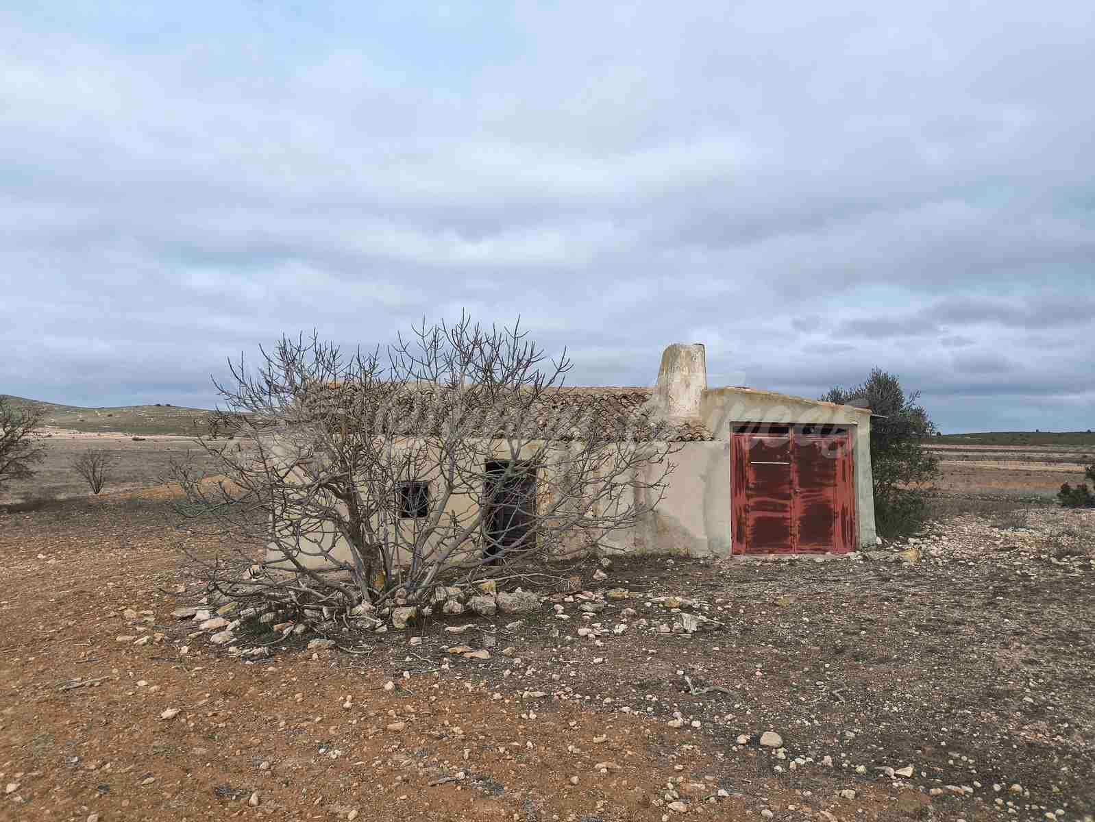Finca/Casa Rural en Villena en venta con garaje - 30.000 € (Ref: 9618055)