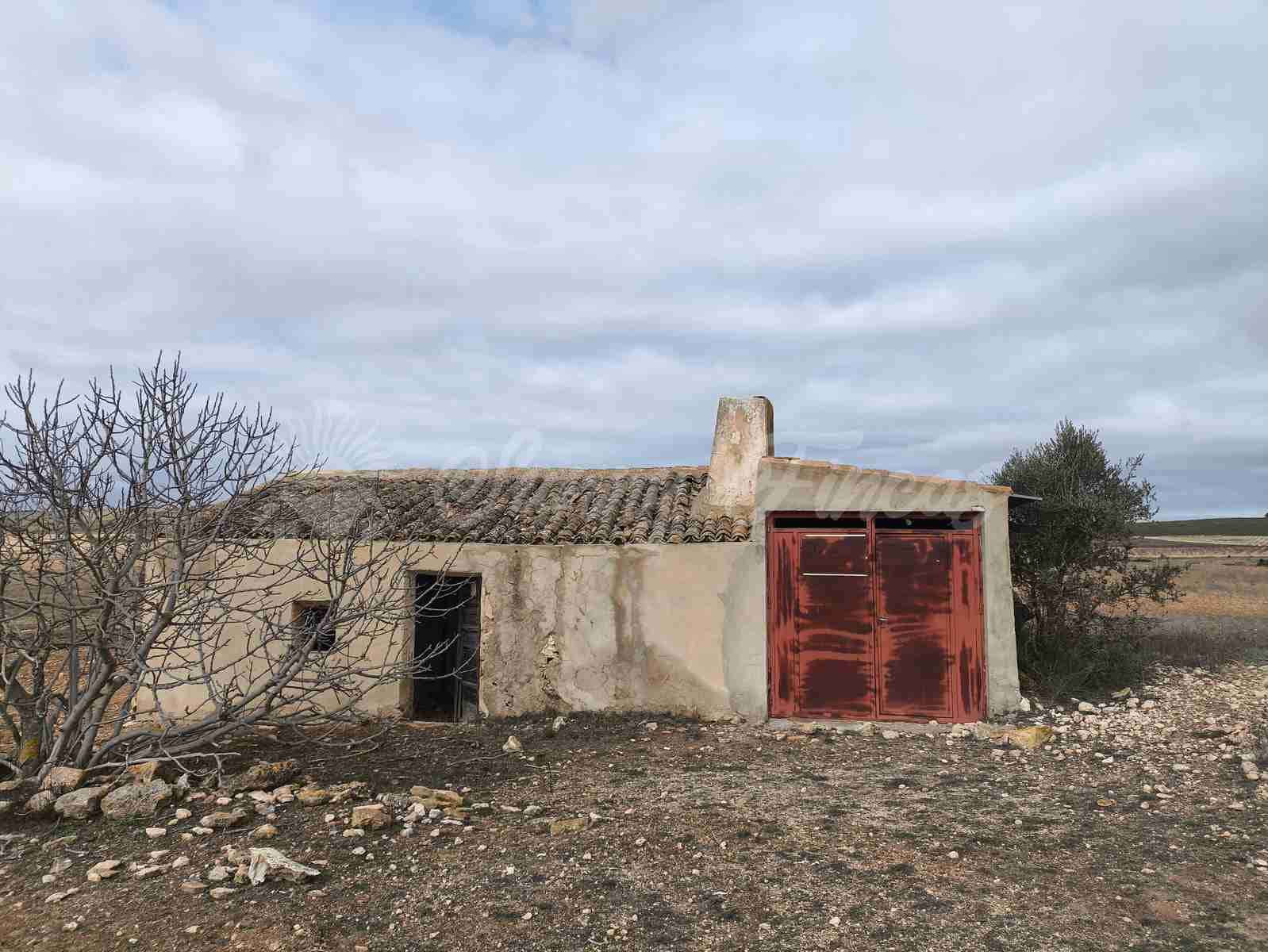 Finca/Casa Rural en Villena en venta con garaje - 30.000 € (Ref: 9618055)