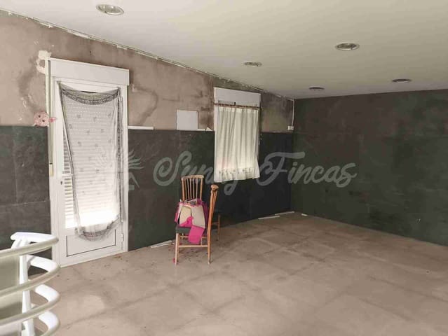 6 soverom Finca/Herregård til salgs i La Romana med svømmebasseng garasje - € 110 000 (Ref: 9646349)