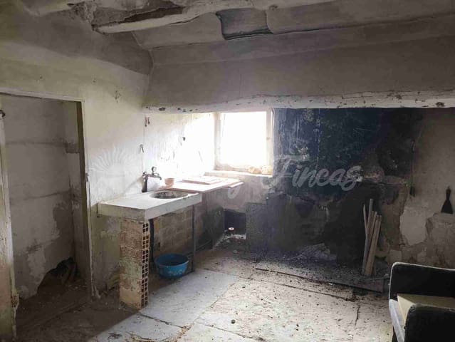 6 soverom Finca/Herregård til salgs i La Romana med svømmebasseng garasje - € 110 000 (Ref: 9646349)