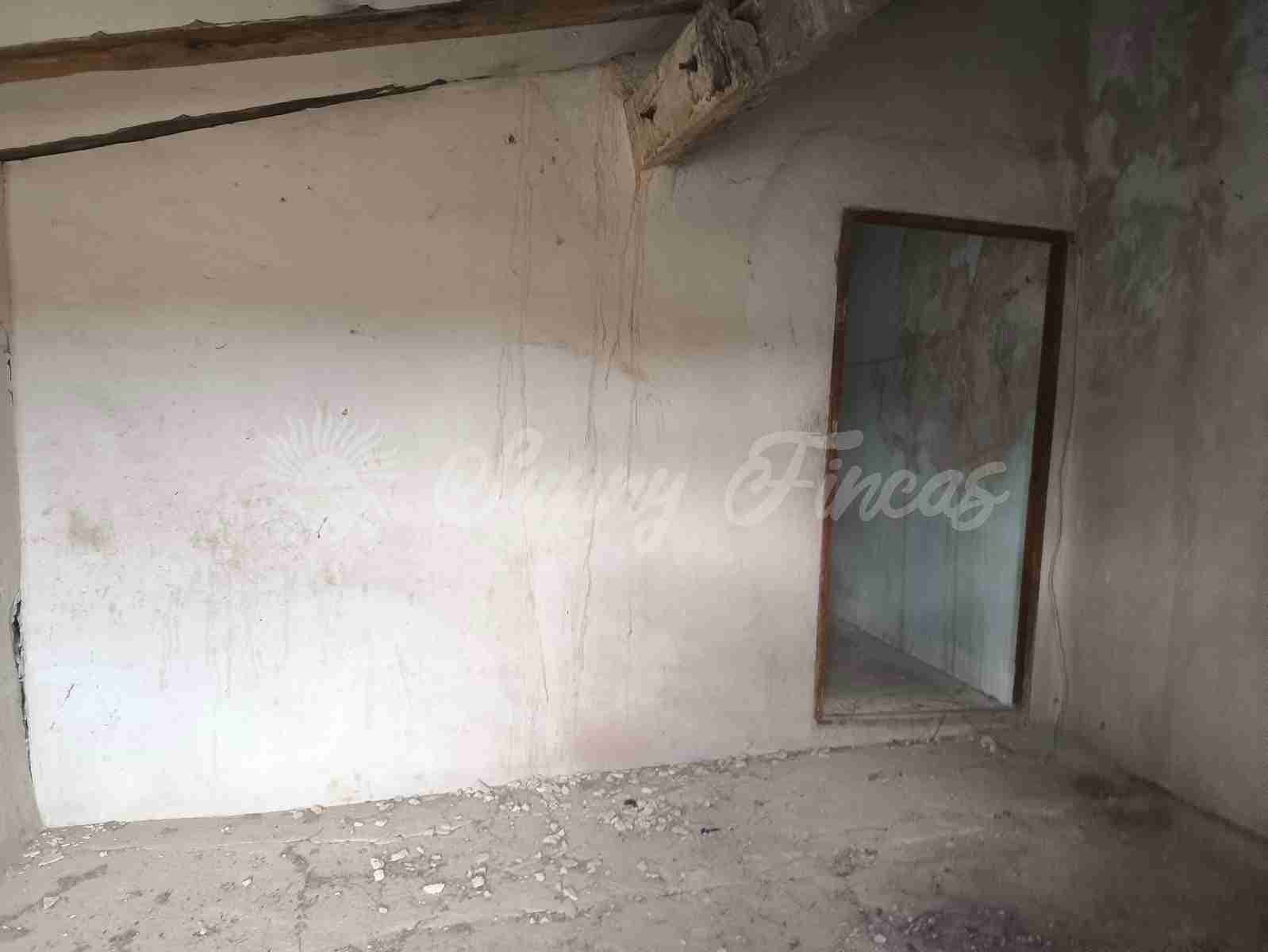 6 soverom Finca/Herregård til salgs i La Romana med svømmebasseng garasje - € 110 000 (Ref: 9646349)