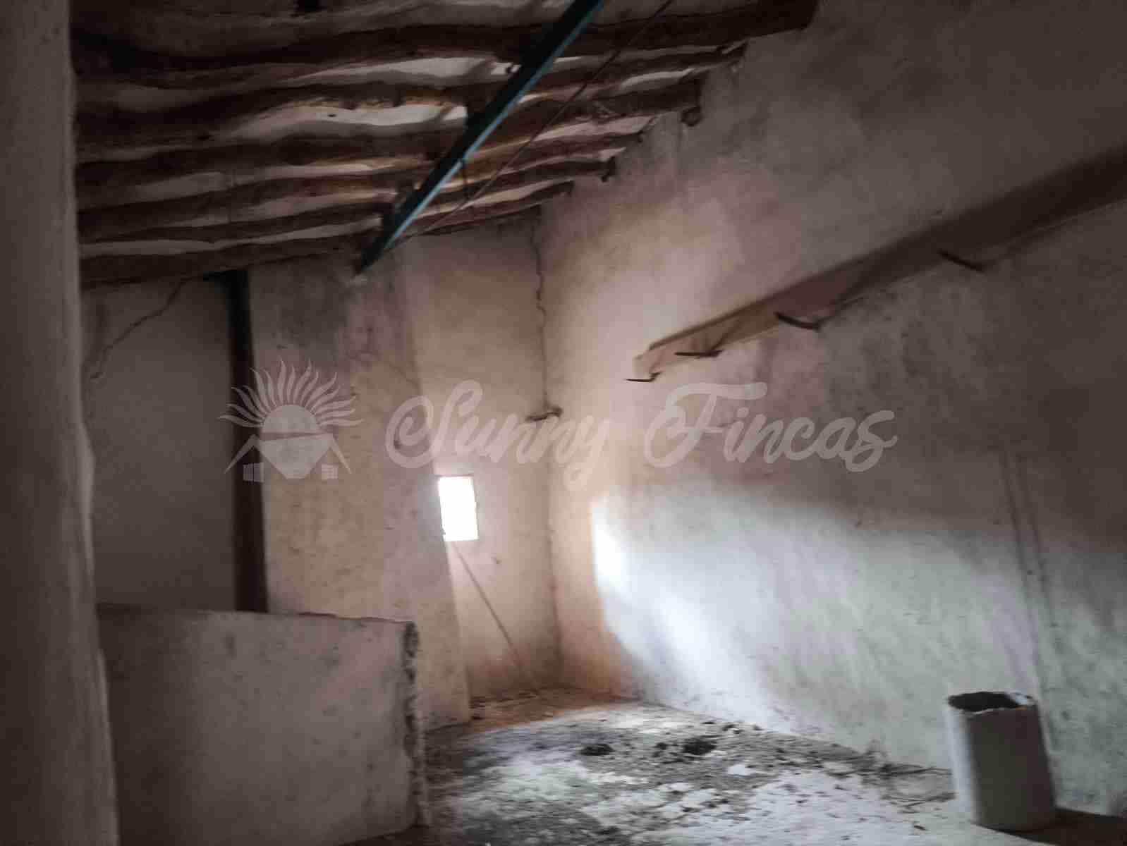 6 soverom Finca/Herregård til salgs i La Romana med svømmebasseng garasje - € 110 000 (Ref: 9646349)