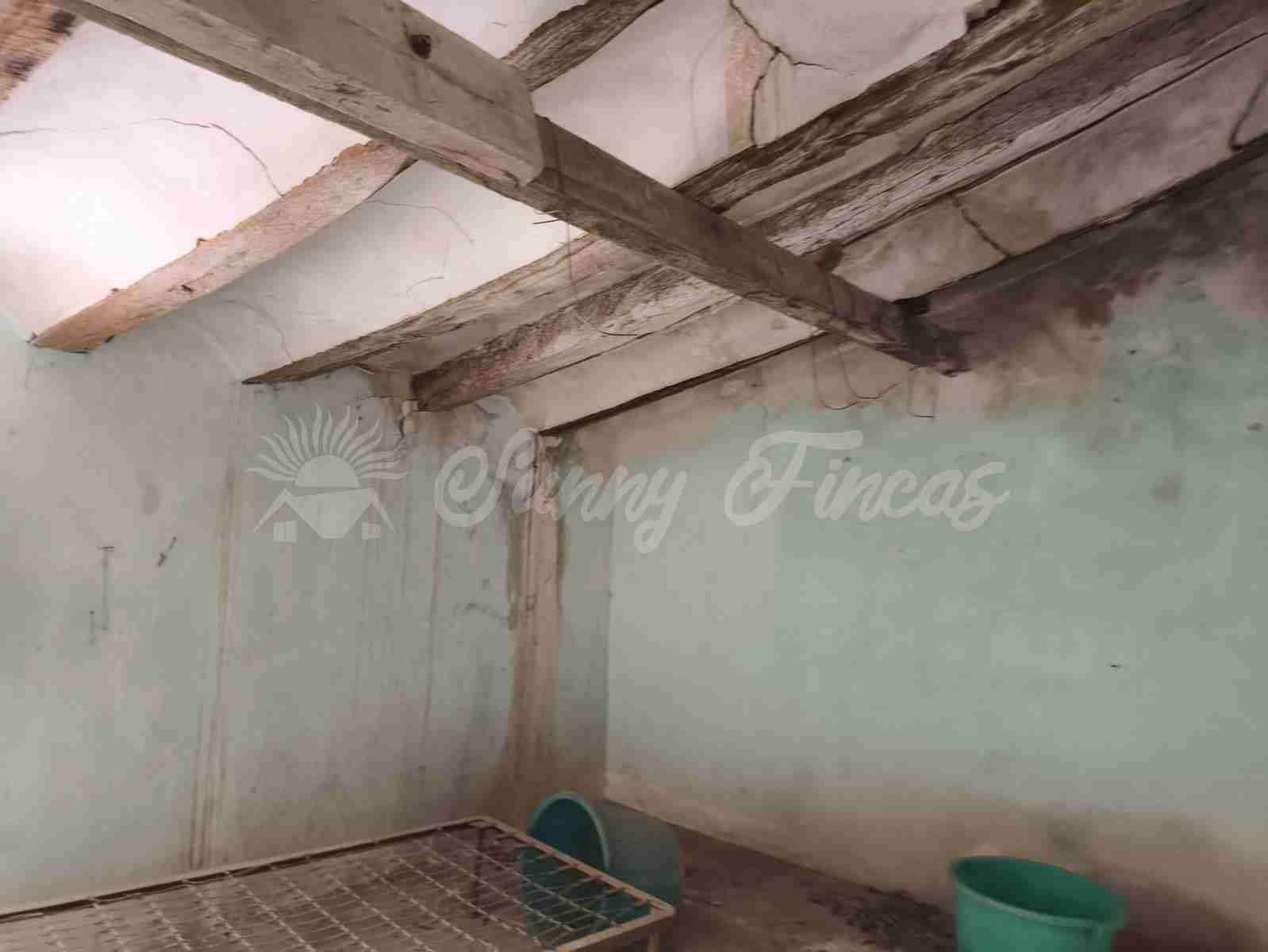 6 soverom Finca/Herregård til salgs i La Romana med svømmebasseng garasje - € 110 000 (Ref: 9646349)