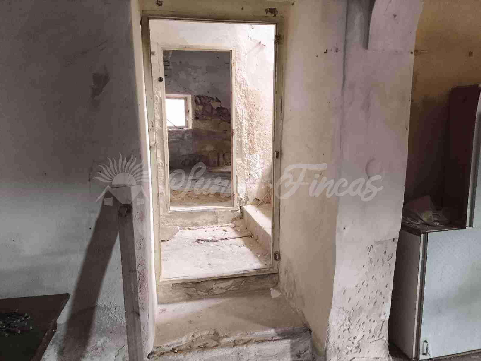 6 soverom Finca/Herregård til salgs i La Romana med svømmebasseng garasje - € 110 000 (Ref: 9646349)